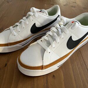Nike Court Legacy - W 7.5 / M 6 - New